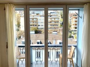 1BDR Apt with Balcony - Central Location Vacation rental in Lucerne