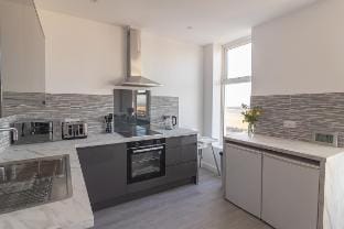 Sunbeam House 3 Morecambe Sleeps up to 8 People Apartment in England