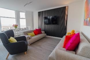 Sunbeam House 3 Morecambe Sleeps up to 8 People Apartment in England