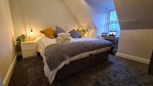 5 Bed Sleeps 10 Full Kitchen Parking x 3 Vacation rental in Ayr