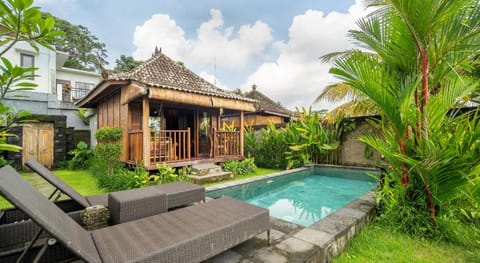 Villa Kayu By Mardika Hotel in Abiansemal