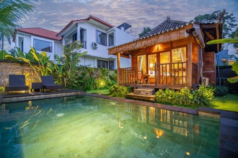 Villa Kayu By Mardika Hotel in Abiansemal