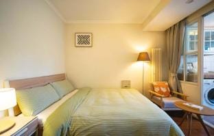 Hsinhsin‘s Home：北京东二环，国贸/CBD区域，自家两居室中的一个卧室，有单独卫生间。 Vacation rental in Beijing