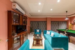 Serene Oasis: Relax & Rejuvenate at Nine Palms Farm Stay in Jaipur