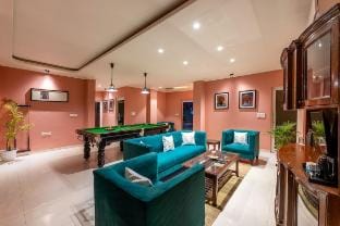 Serene Oasis: Relax & Rejuvenate at Nine Palms Farm Stay in Jaipur