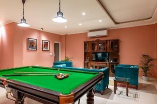 Serene Oasis: Relax & Rejuvenate at Nine Palms Farm Stay in Jaipur