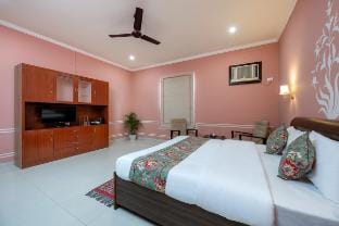 Serene Oasis: Relax & Rejuvenate at Nine Palms Farm Stay in Jaipur