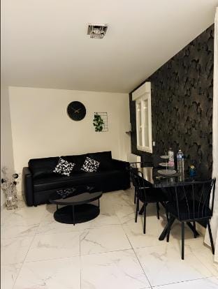 Lux Black&White - in Paris Vacation rental in Drancy
