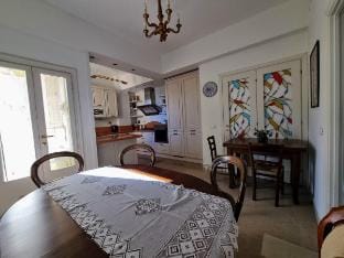 Large queen size bedroom Vacation rental in Pisa