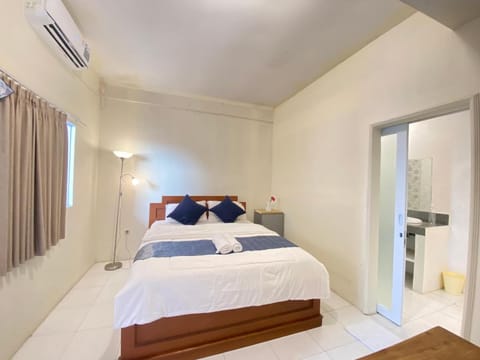 Cozy room Kuta  - 1 Minute to the Beach By MS  Apartment in Kuta