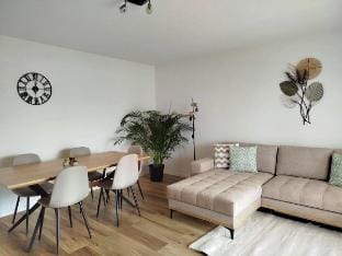 On the road to Interlaken 25min I riesige Terrasse Vacation rental in Hilterfingen