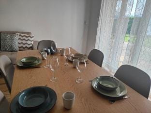 On the road to Interlaken 25min I riesige Terrasse Vacation rental in Hilterfingen