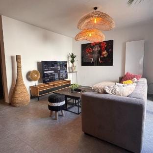 3-bedroom apartment with terrace Vacation rental in Charleroi