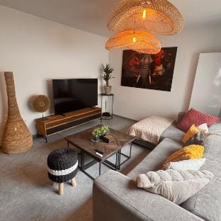 3-bedroom apartment with terrace Vacation rental in Charleroi