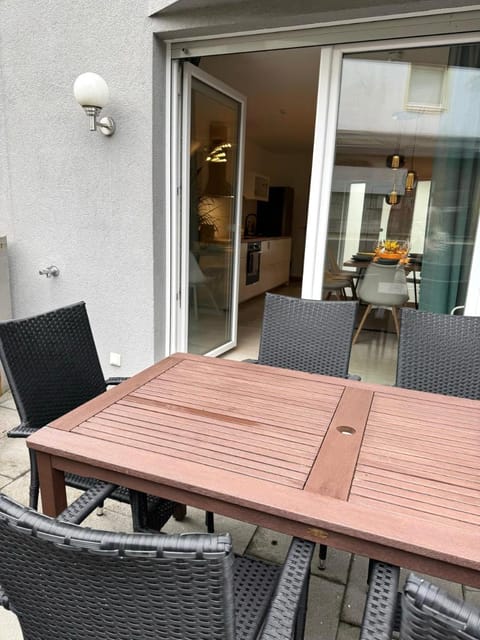 House | 130 qm | free parking | 13 Min to Cologne Vacation rental in Leverkusen