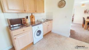 White Jasmine in Stroud Apartment in Stroud