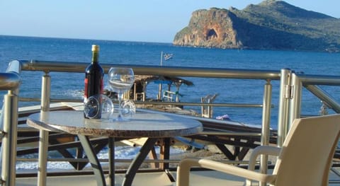 Comfy Beachfront Litinas Casa with SeaView Apartment in Agia Marina