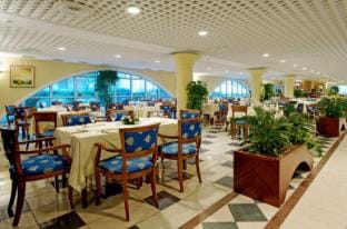 Aparthotel Holiday - Royal Apartment in Bibione