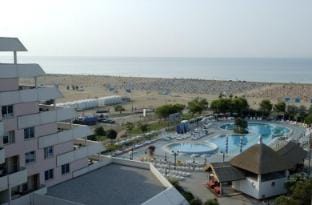 Aparthotel Holiday - Royal Apartment in Bibione