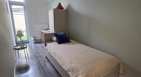 Habitacion individual en Gante Bed and Breakfast in Ghent