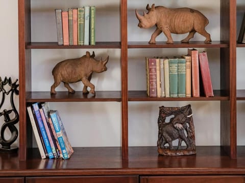 Cape Joy - BRAND NEW luxury villa just rolled out in Cape Town, Plattekloof Bed and Breakfast in Cape Town