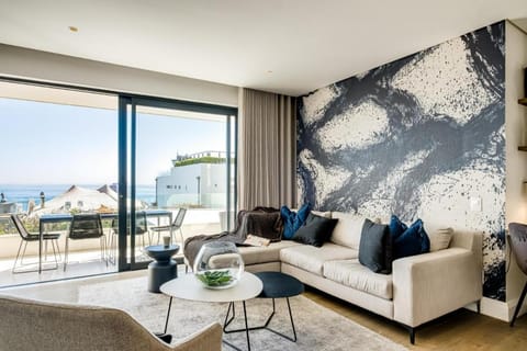 Oceanview Secure 3bed Apt Sea Point Marlo Breeze Apartment in Sea Point