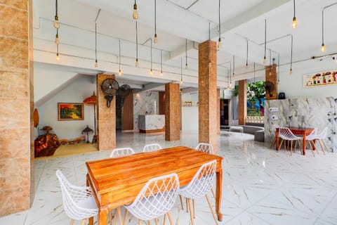 Townhouse Oak Legian Near Kuta Beach Formerly Sayang Maha Merta Hotel in Kuta