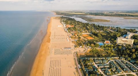 Cozy independent villa in Bibione Pineda Hotel in Friuli-Venezia Giulia