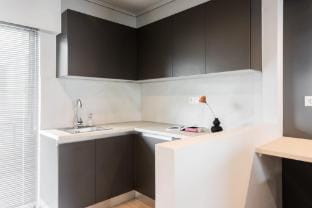 Spacious and sunlit seaside flat Apartment in Alimos