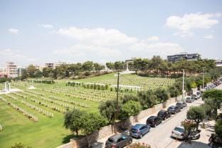 Spacious and sunlit seaside flat Apartment in Alimos