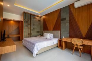 Villa Hua Wu Fei Yan Villa in Kediri