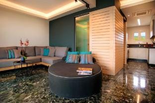 Vouliagmeni Kavouri Beachfront Apartment Apartment in Vouliagmeni