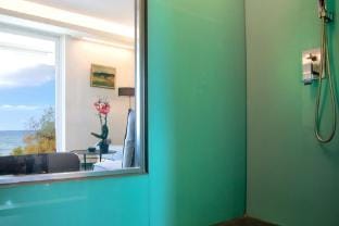 Vouliagmeni Kavouri Beachfront Apartment Apartment in Vouliagmeni