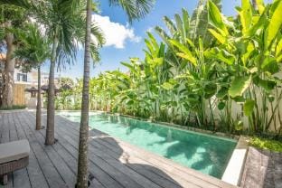 BAZ Villa 12 Studio 2 · L · Elegant 1BR Loft with Art Deco Flair, Shared pool Apartment in North Kuta
