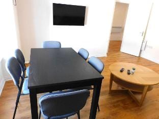 No 9 - Modern 3 Bedroom Apartment in Lanark Town C Vacation rental in Lanark