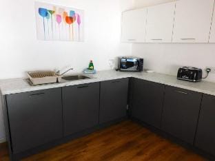 No 5 - Modern 2 bedroom Apartment in Lanark Town C Vacation rental in Lanark