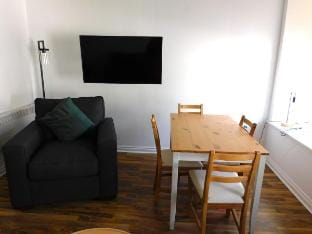 No 1 -  2 bedroom Apartment in Lanark Town Centre Vacation rental in Lanark