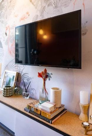 The Flamingo | Luxe Sea Studio Vacation rental in Sea Point