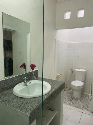 Cozy room Kuta  - 1 Minute to the Beach By MS 3 Vacation rental in Kuta