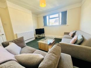 Large & Bright Holiday Home by Felixstowe Beach Vacation rental in Felixstowe