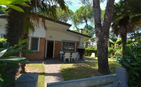 Lovely duplex for 5 guests in peaceful Lignano Riviera Hotel in Lignano Sabbiadoro