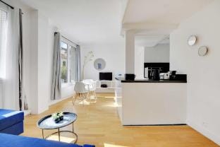 Cozy Apartment 2Bdr/5P - in the Heart of Suresnes Apartment in Puteaux