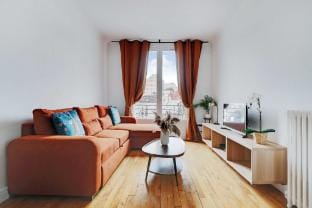 Cozy Apartment 2Bdr/4P - in the Heart of Suresnes Apartment in Puteaux