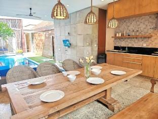 Large Villa Jimbaran W/ Pool & WiFi by 2ndHome Vacation rental in Kuta Selatan