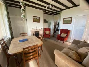 Llyndir: Coastal cottage, Porth Sele, St Davids. Vacation rental in Saint Davids