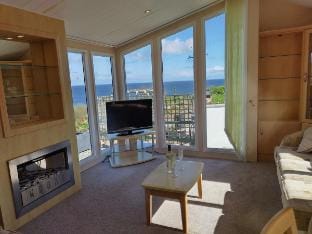 Seaside Chalet in Ardmore With Stunning Views Vacation rental in County Waterford
