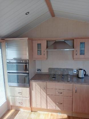 Seaside Chalet in Ardmore With Stunning Views Vacation rental in County Waterford