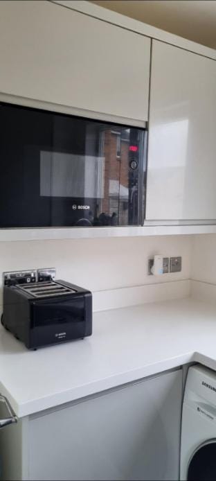 Stylish, Modern 3 bedroom house, free parking x 2 Vacation rental in Glasgow