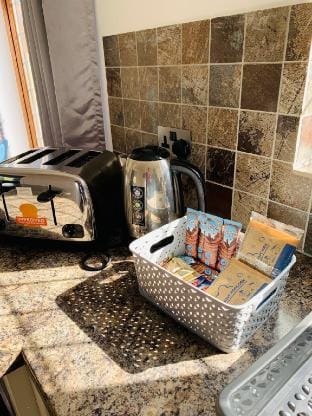 Ossett-Wakefield Free Parking & Wi-Fi - Long stays Vacation rental in Dewsbury