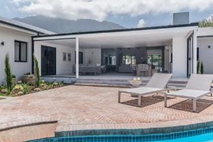 Spacious 4 bedroom villa - Swimmingpool & Hottub  Vacation rental in Franschhoek